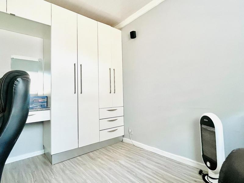 4 Bedroom Property for Sale in Goodwood Estate Western Cape